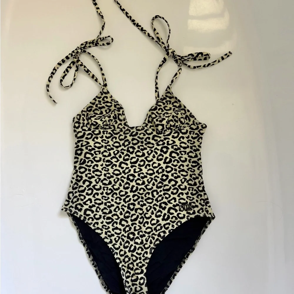 Solid & Striped Leopard Print Women's one piece swimsuit